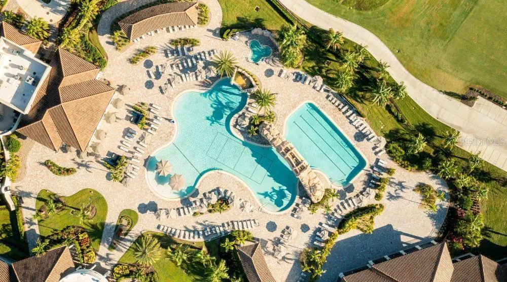 5664 PALMER CIRCLE #102 Bradenton, FL 34211