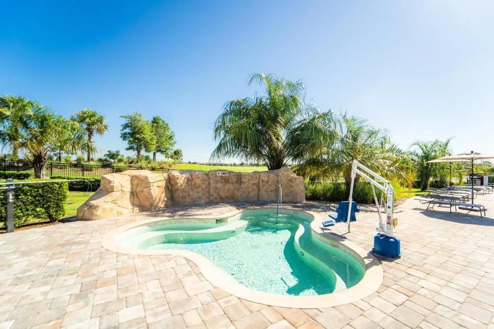 5664 PALMER CIRCLE #102 Bradenton, FL 34211