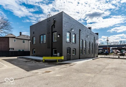 2506 E Washington Street
