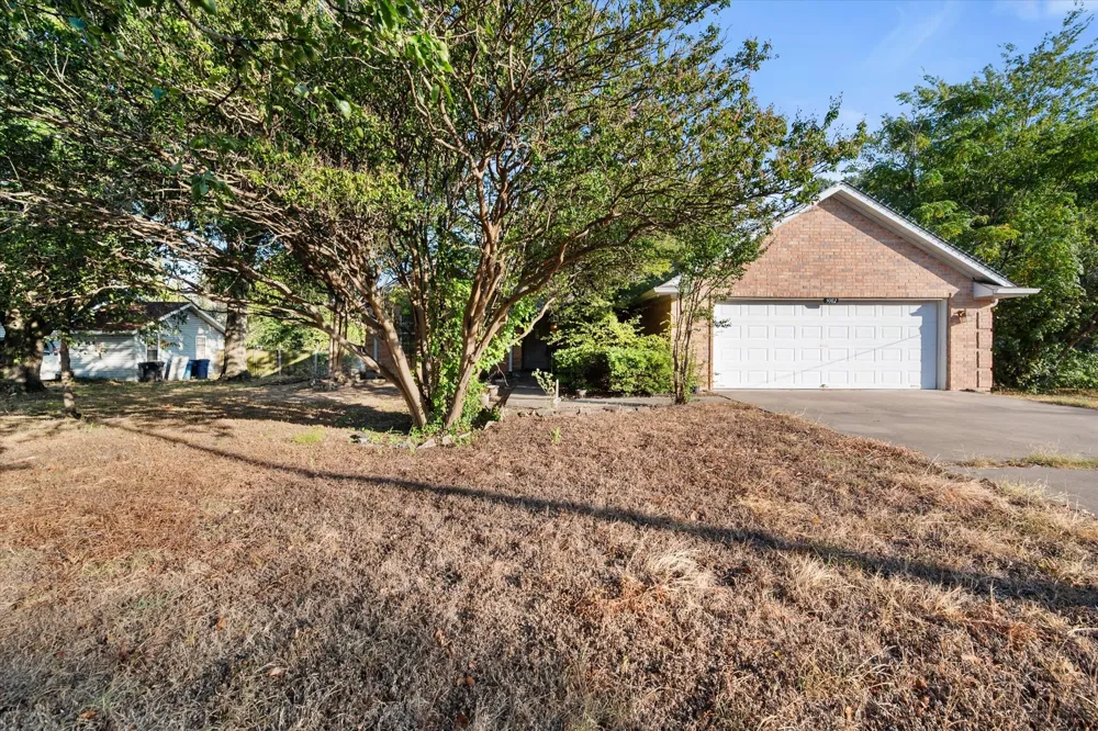 3002 W 4th Avenue Corsicana, TX 75110