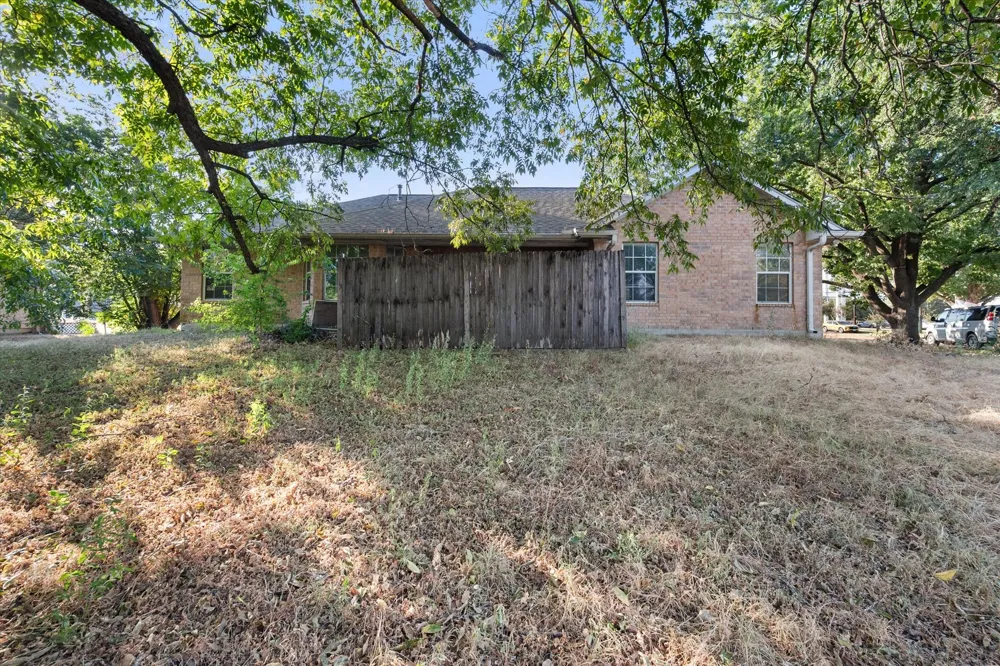 3002 W 4th Avenue Corsicana, TX 75110