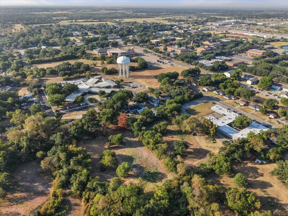 3002 W 4th Avenue Corsicana, TX 75110