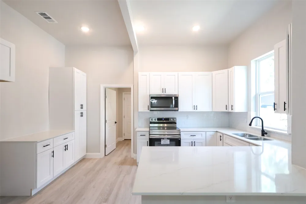 2303 Walworth Street Greenville, TX 75401