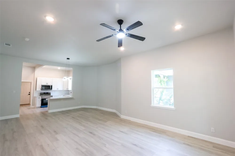 2303 Walworth Street Greenville, TX 75401
