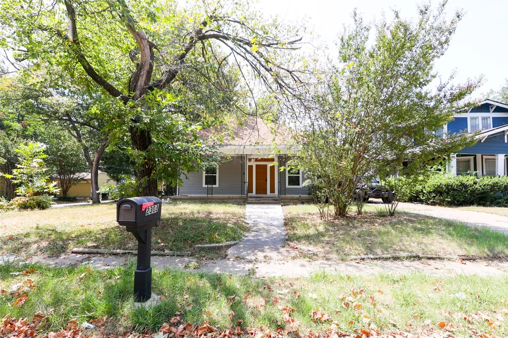 2303 Walworth Street Greenville, TX 75401