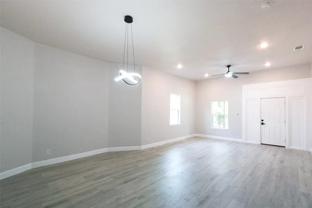 2303 Walworth Street Greenville, TX 75401