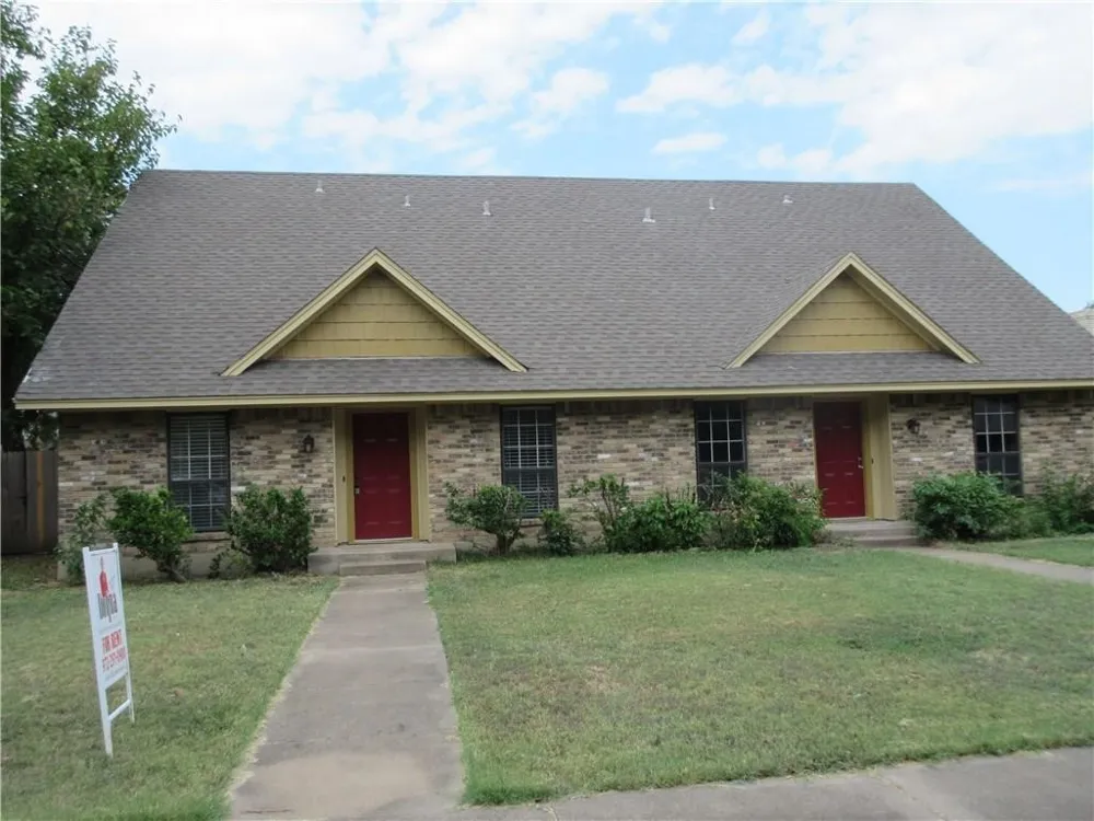 113 Shadybrook Drive DeSoto, TX 75115