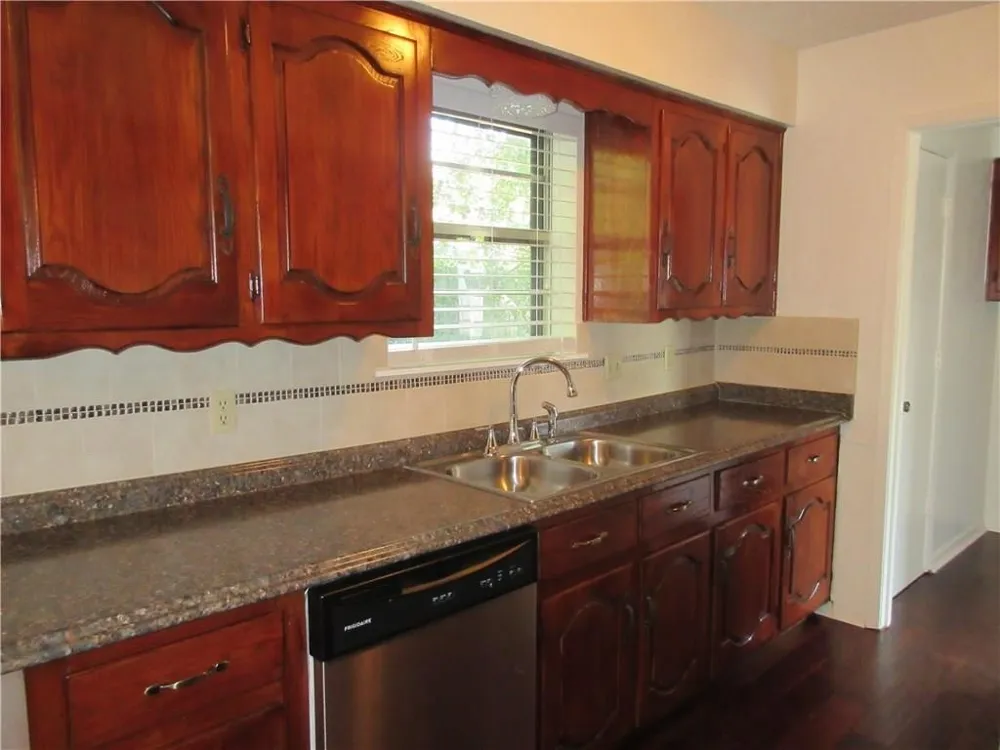 113 Shadybrook Drive DeSoto, TX 75115
