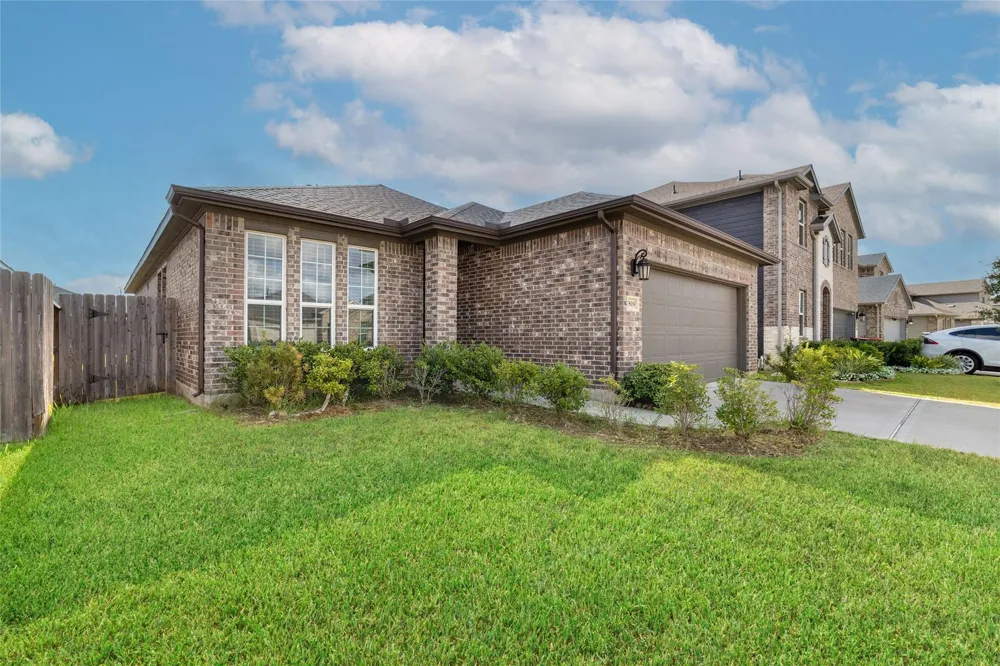 7819 Wyndham Harbor Court Richmond, TX 77407