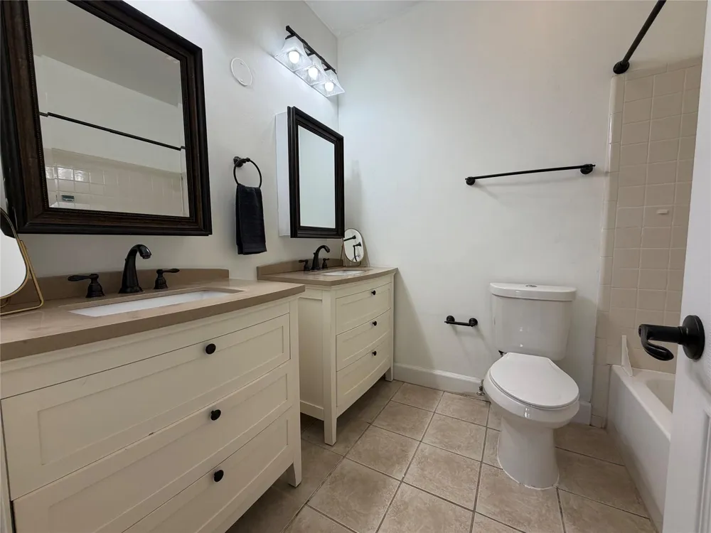 3800 Tanglewilde Street #602 Houston, TX 77063