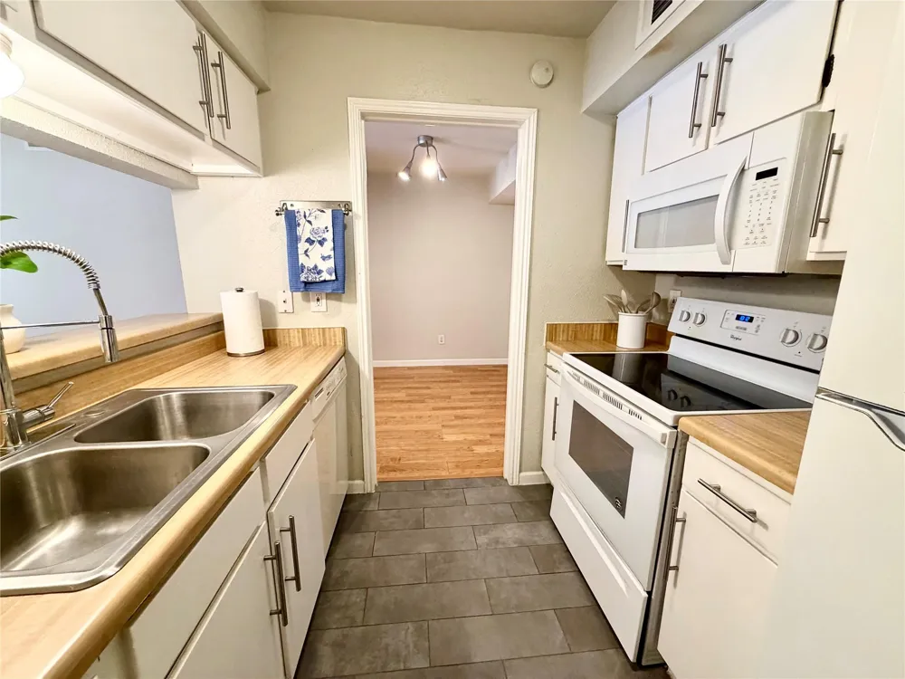 4639 Wild Indigo Street #463 Houston, TX 77027