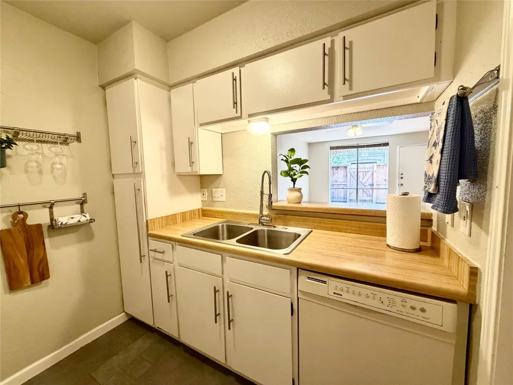 4639 Wild Indigo Street #463 Houston, TX 77027