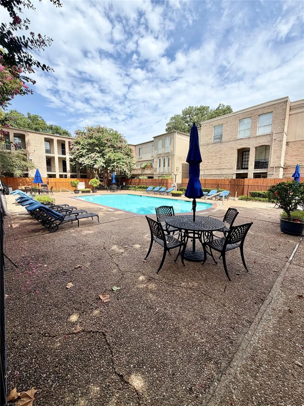 4639 Wild Indigo Street #463 Houston, TX 77027