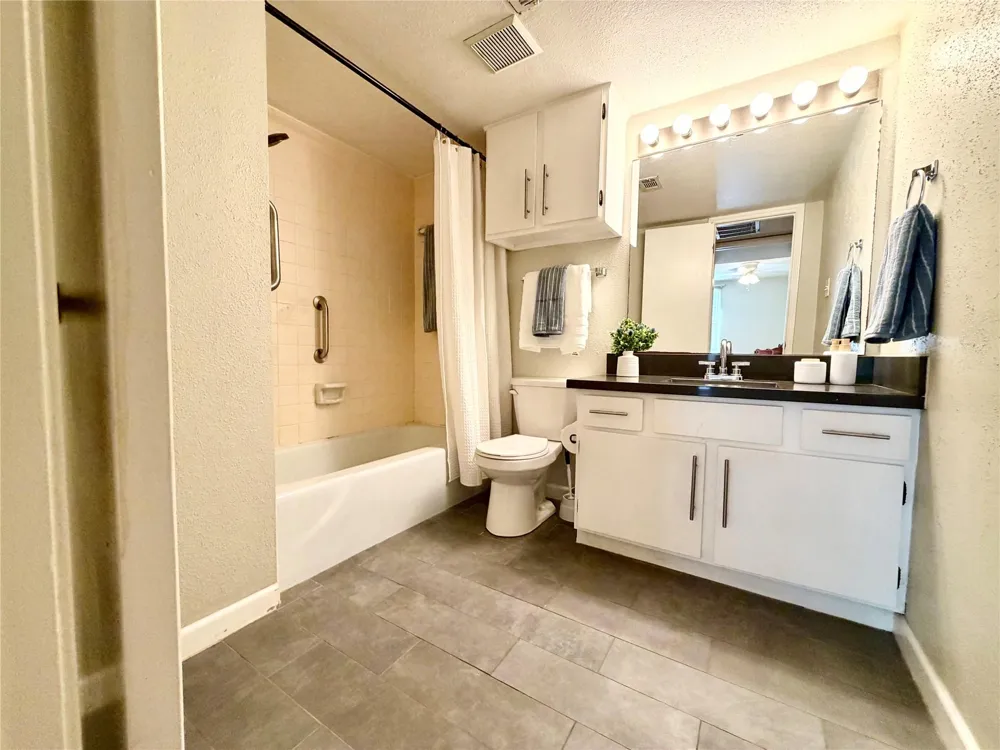 4639 Wild Indigo Street #463 Houston, TX 77027