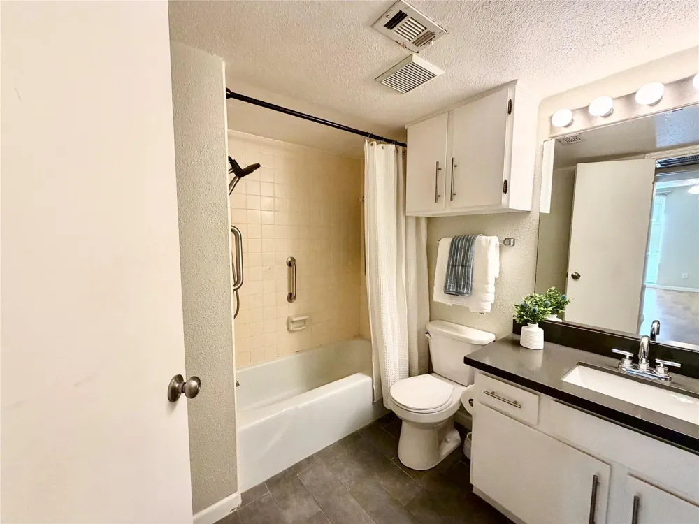 4639 Wild Indigo Street #463 Houston, TX 77027