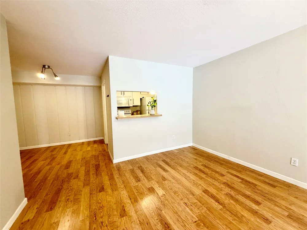 4639 Wild Indigo Street #463 Houston, TX 77027