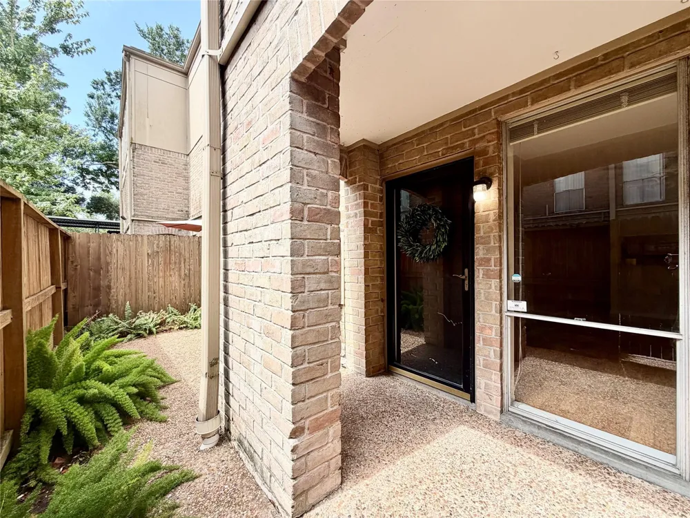 4639 Wild Indigo Street #463 Houston, TX 77027
