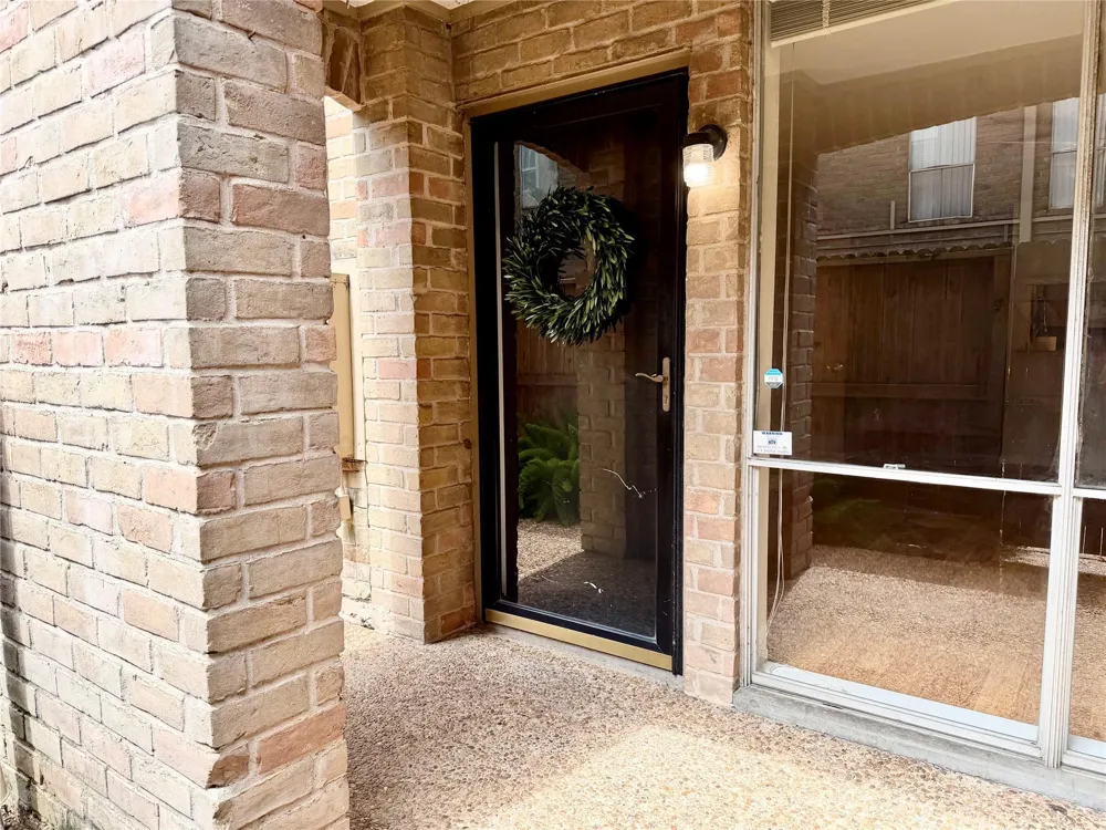 4639 Wild Indigo Street #463 Houston, TX 77027
