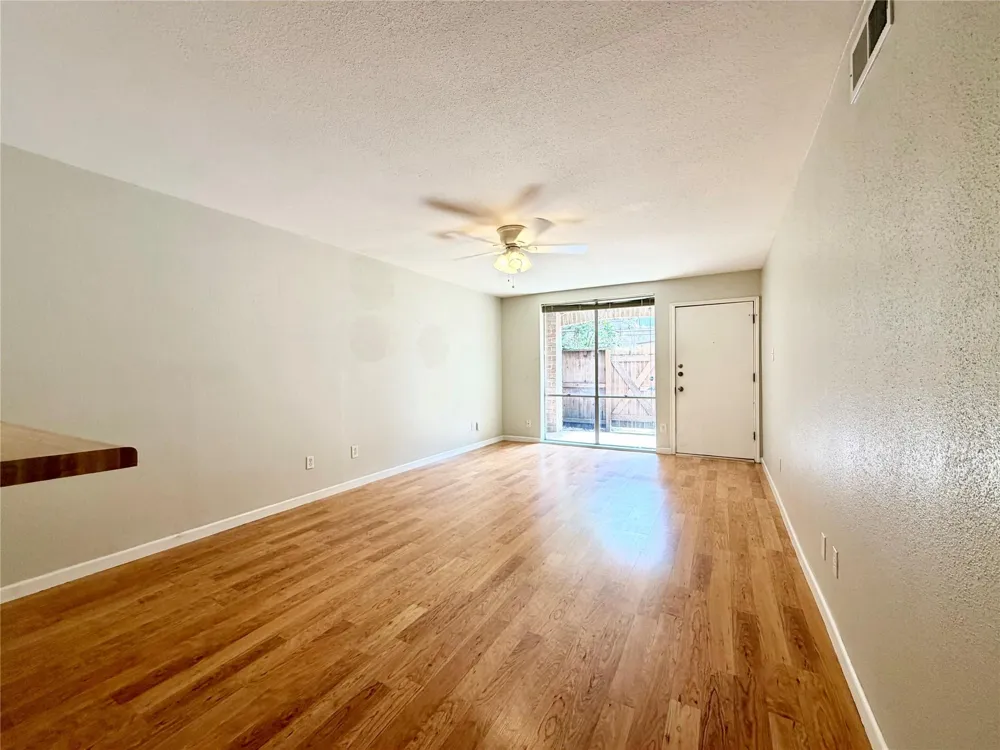 4639 Wild Indigo Street #463 Houston, TX 77027