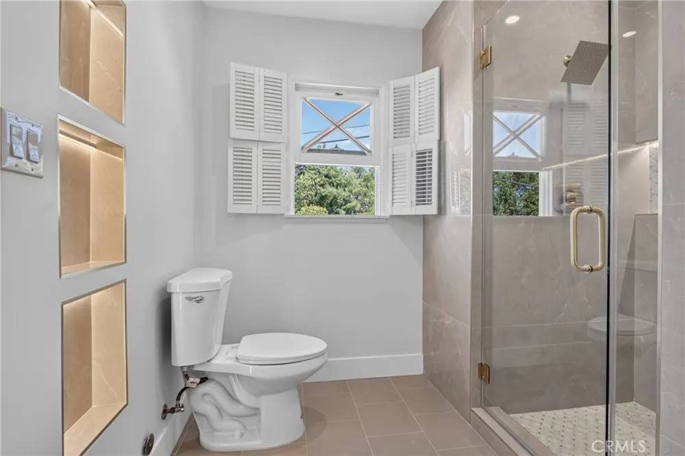 3370 Coy Sherman Oaks, CA 91423
