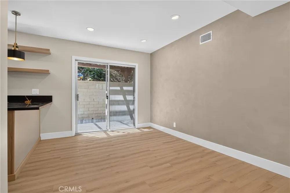 3370 Coy Sherman Oaks, CA 91423