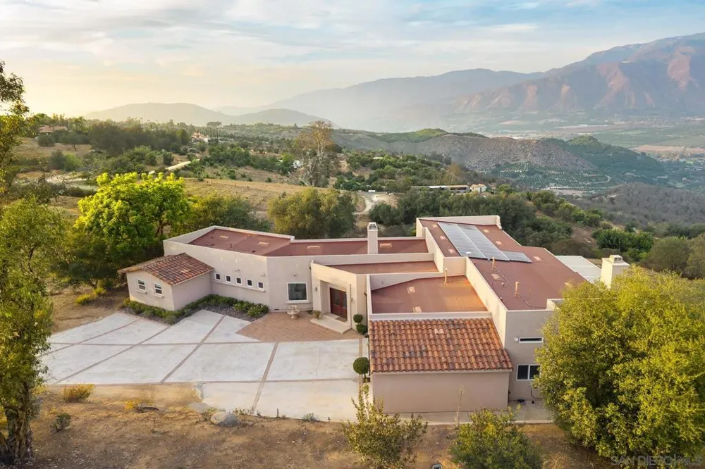 14411 Pauma Alta Drive Valley Center, CA 92082