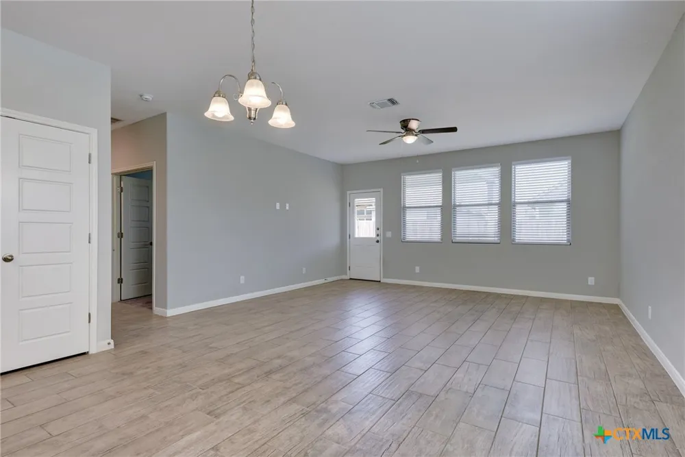 1945 Edelweiss New Braunfels, TX 78130