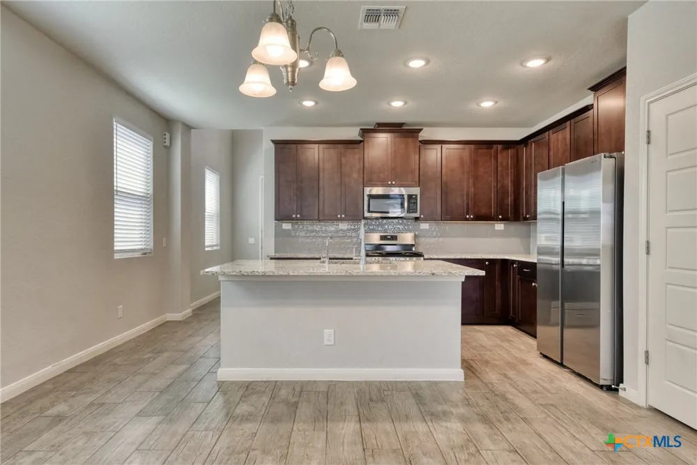 1945 Edelweiss New Braunfels, TX 78130
