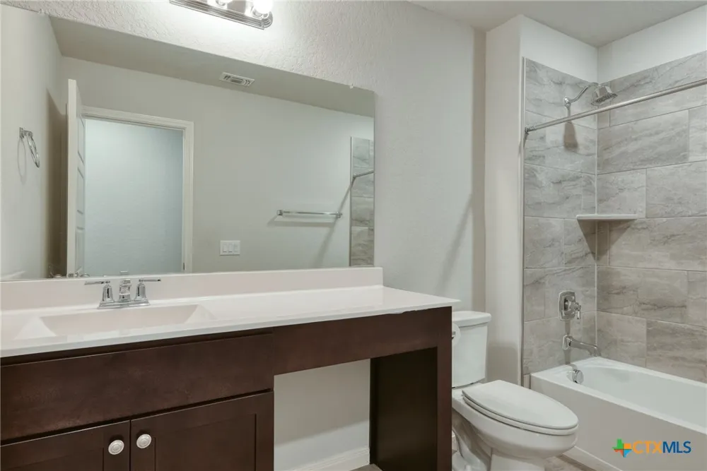 1945 Edelweiss New Braunfels, TX 78130