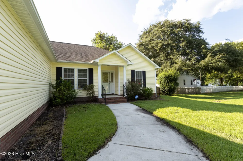 103 Academy Street Richlands, NC 28574