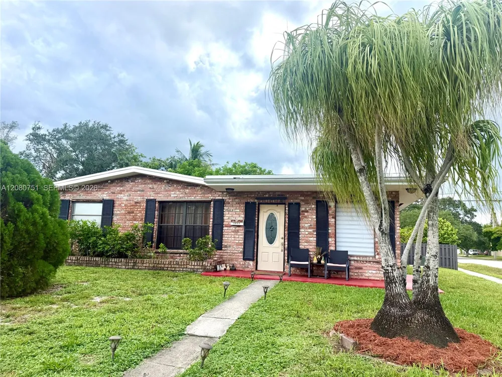 3851 SW 59th Ter Davie, FL 33314