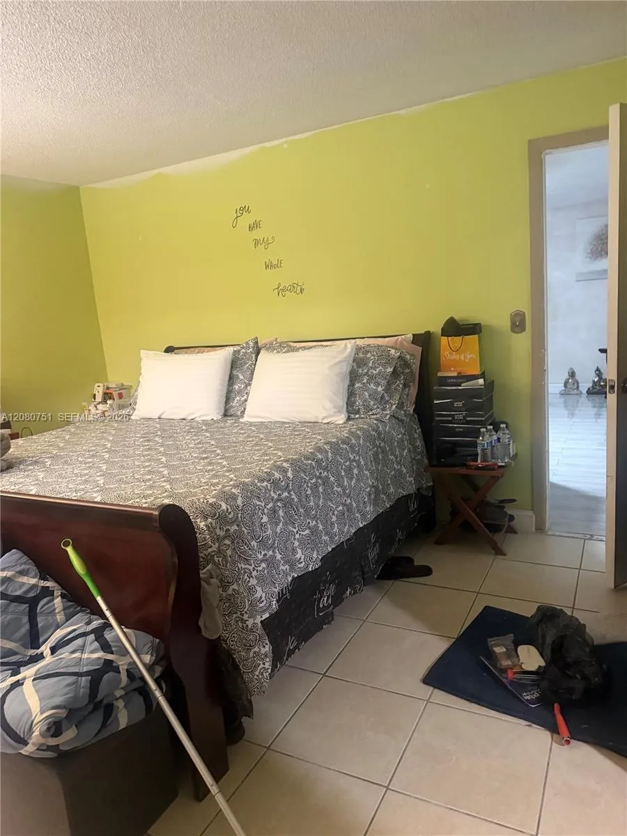 3851 SW 59th Ter Davie, FL 33314