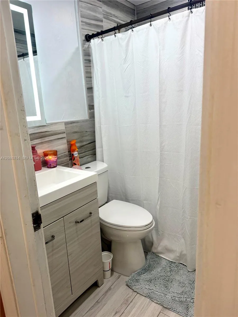 3851 SW 59th Ter Davie, FL 33314