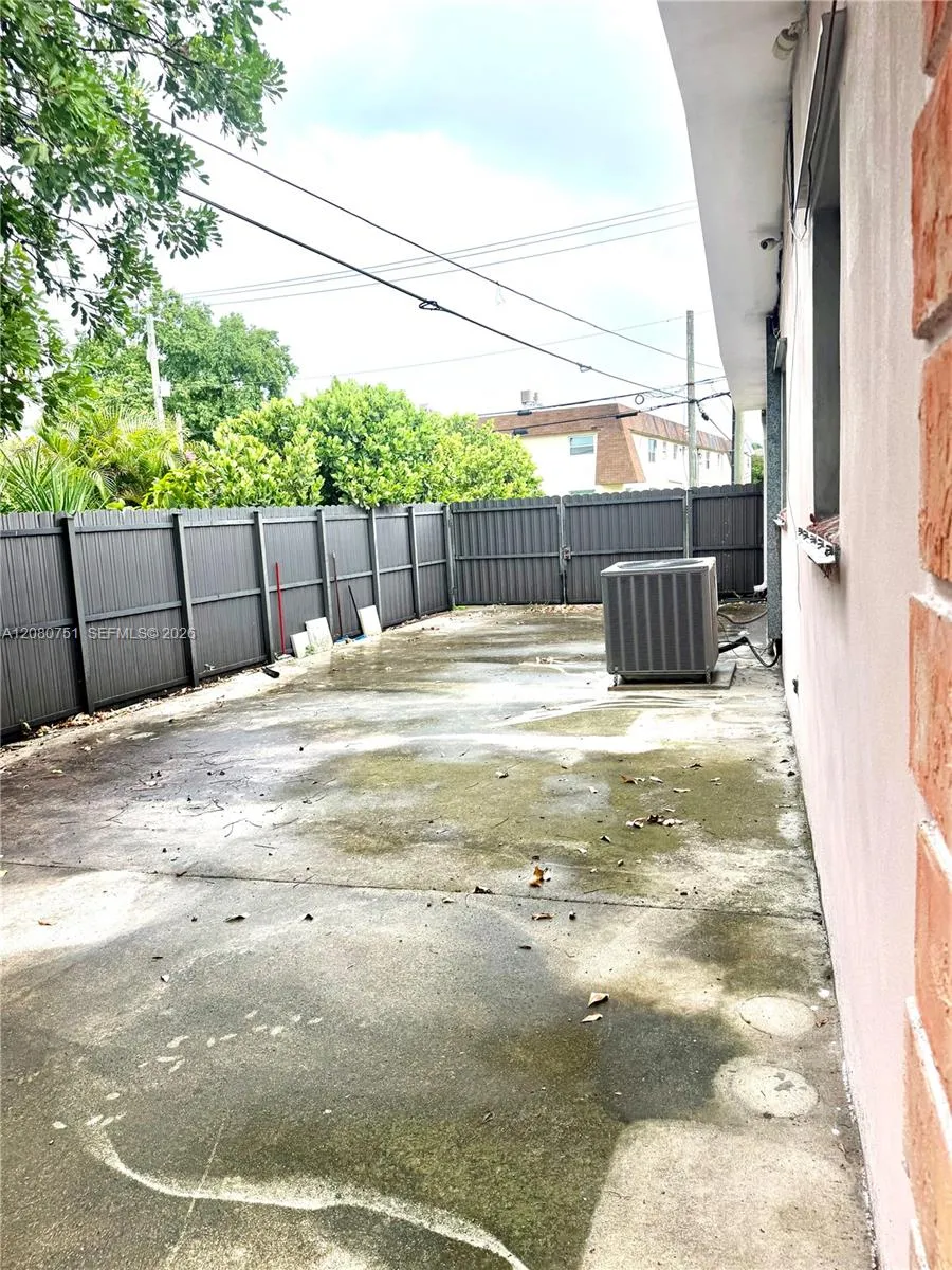 3851 SW 59th Ter Davie, FL 33314