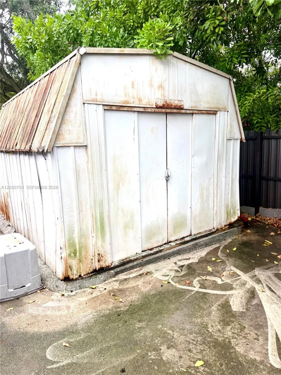 3851 SW 59th Ter Davie, FL 33314