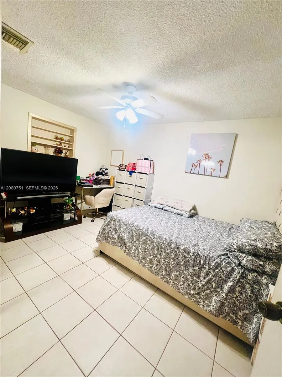 3851 SW 59th Ter Davie, FL 33314