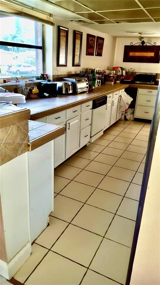 3851 SW 59th Ter Davie, FL 33314