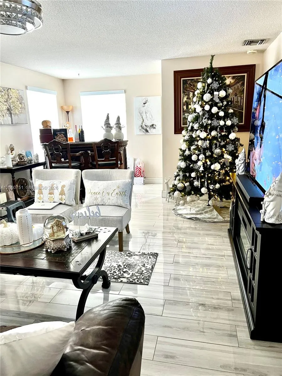 3851 SW 59th Ter Davie, FL 33314