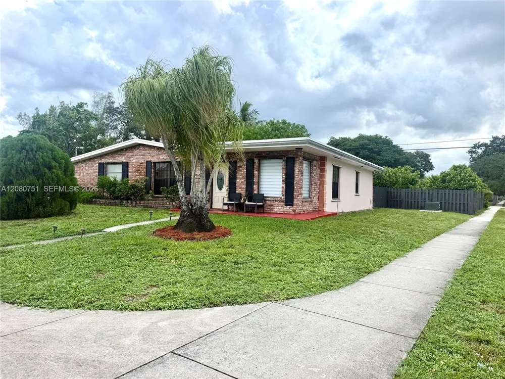 3851 SW 59th Ter Davie, FL 33314