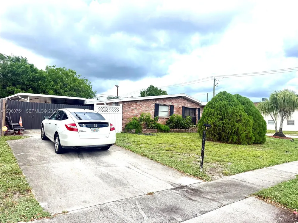 3851 SW 59th Ter Davie, FL 33314