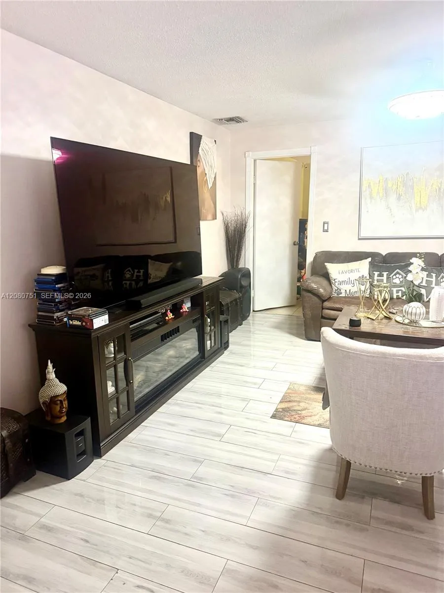 3851 SW 59th Ter Davie, FL 33314
