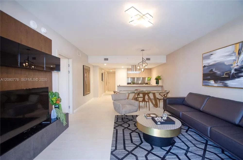 1000 Brickell Plz #4207 Miami, FL 33131
