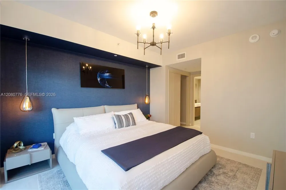 1000 Brickell Plz #4207 Miami, FL 33131