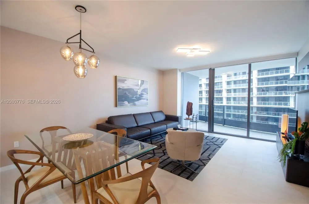 1000 Brickell Plz #4207 Miami, FL 33131