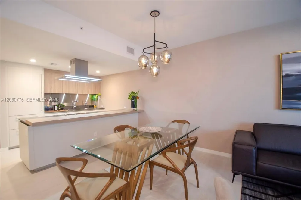 1000 Brickell Plz #4207 Miami, FL 33131