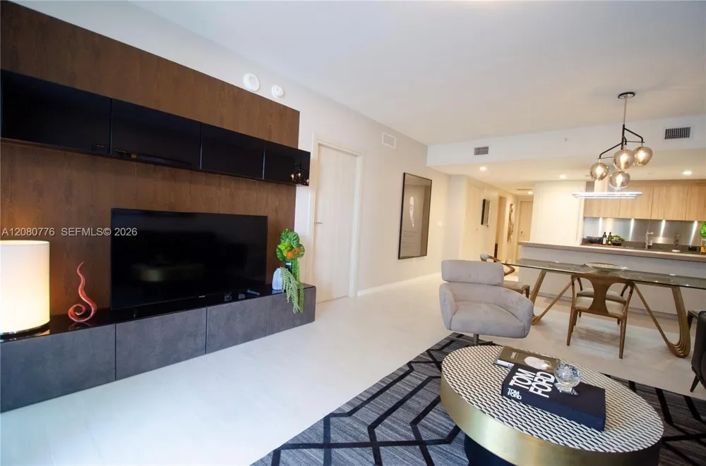 1000 Brickell Plz #4207 Miami, FL 33131