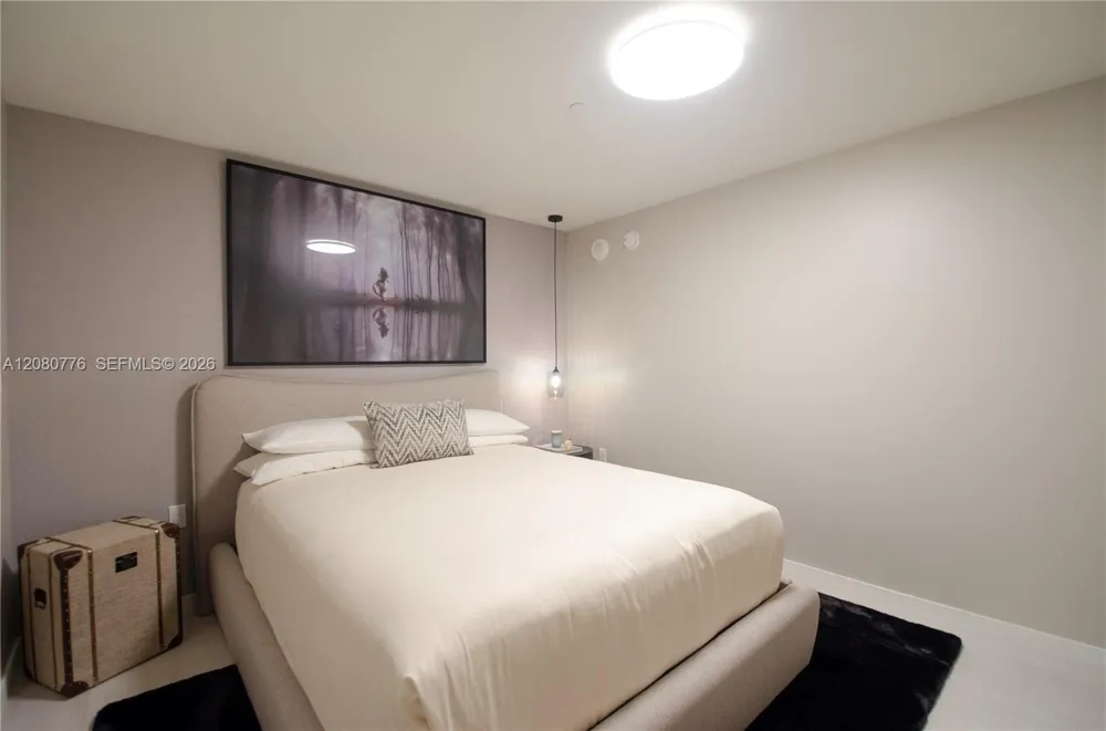 1000 Brickell Plz #4207 Miami, FL 33131