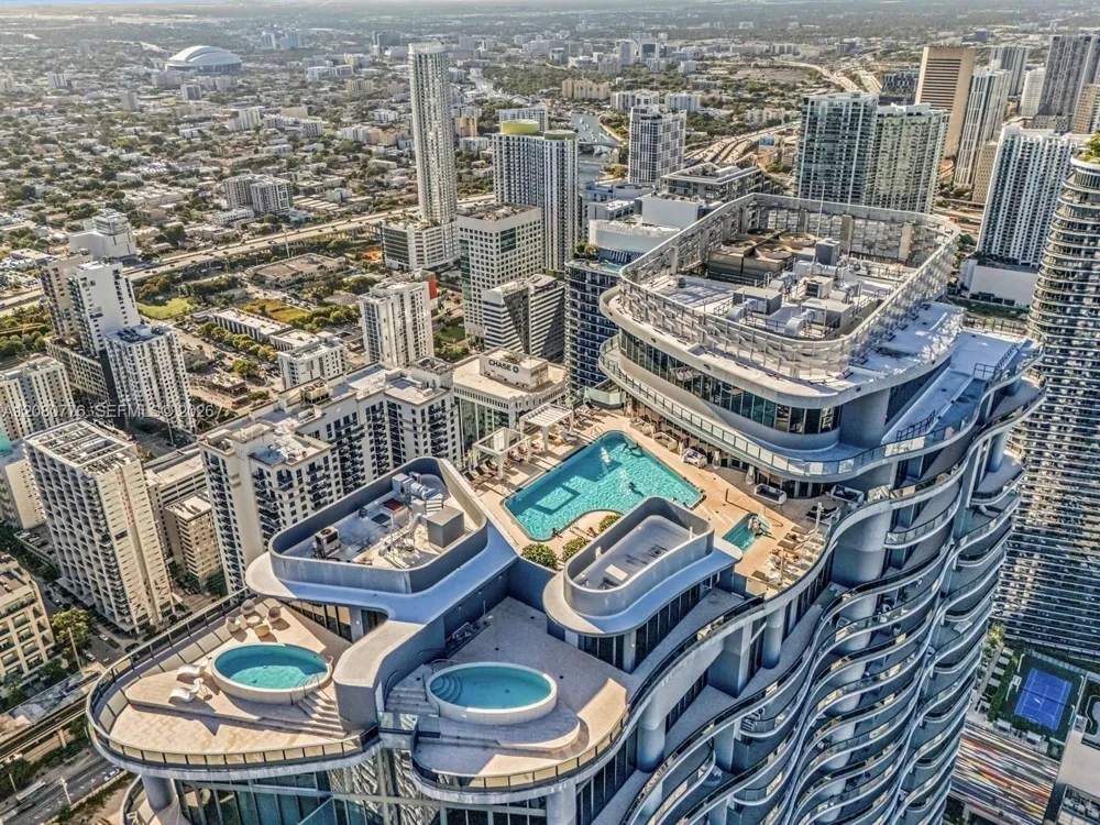 1000 Brickell Plz #4207 Miami, FL 33131