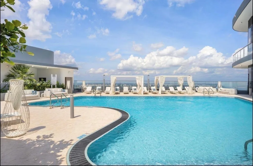 1000 Brickell Plz #4207 Miami, FL 33131