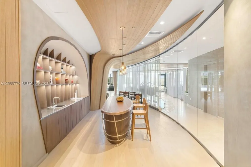 1000 Brickell Plz #4207 Miami, FL 33131